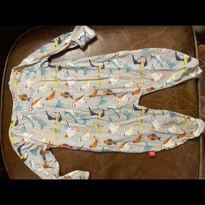 Gently used Magnificent Baby (Magnetic Me) 0-3 months sleeper.